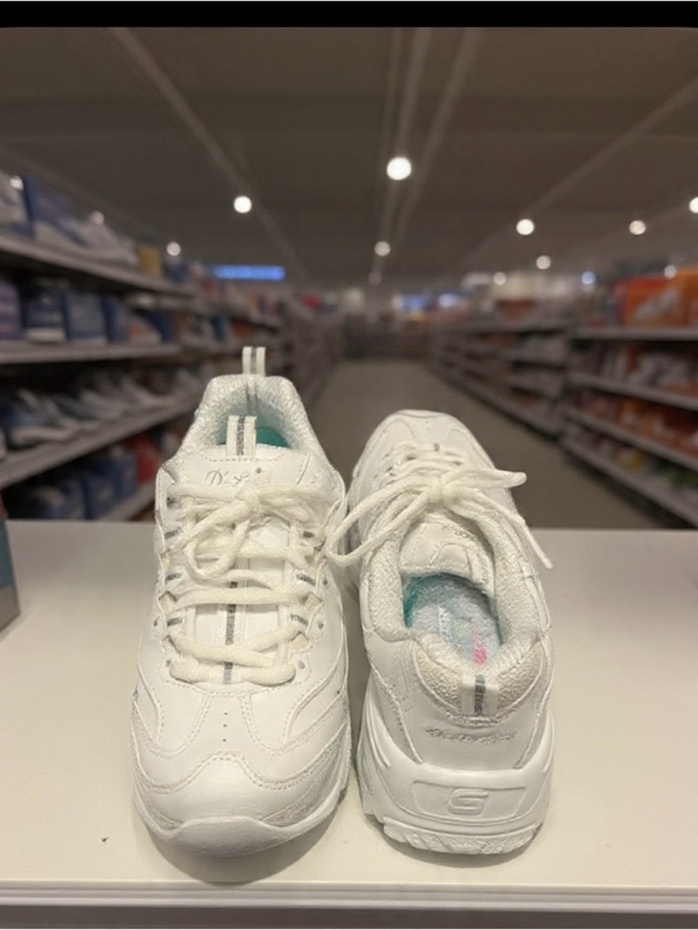 Skechers D’Lites White Women's Wide Fit Air Cooled Memory Foam Sneakers
